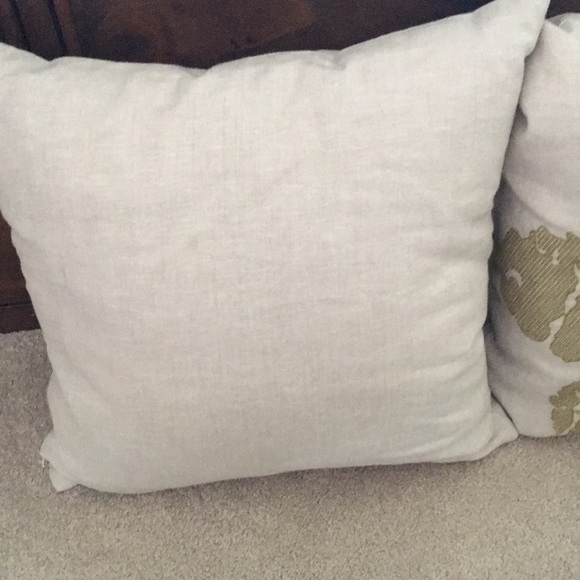 Crate & Barrel Gresko pillow set. - Picture 4 of 4